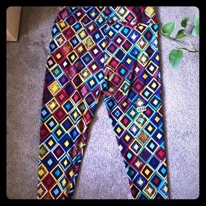 LuLaRoe Colorful Triangle Theme Leggings (12-20)